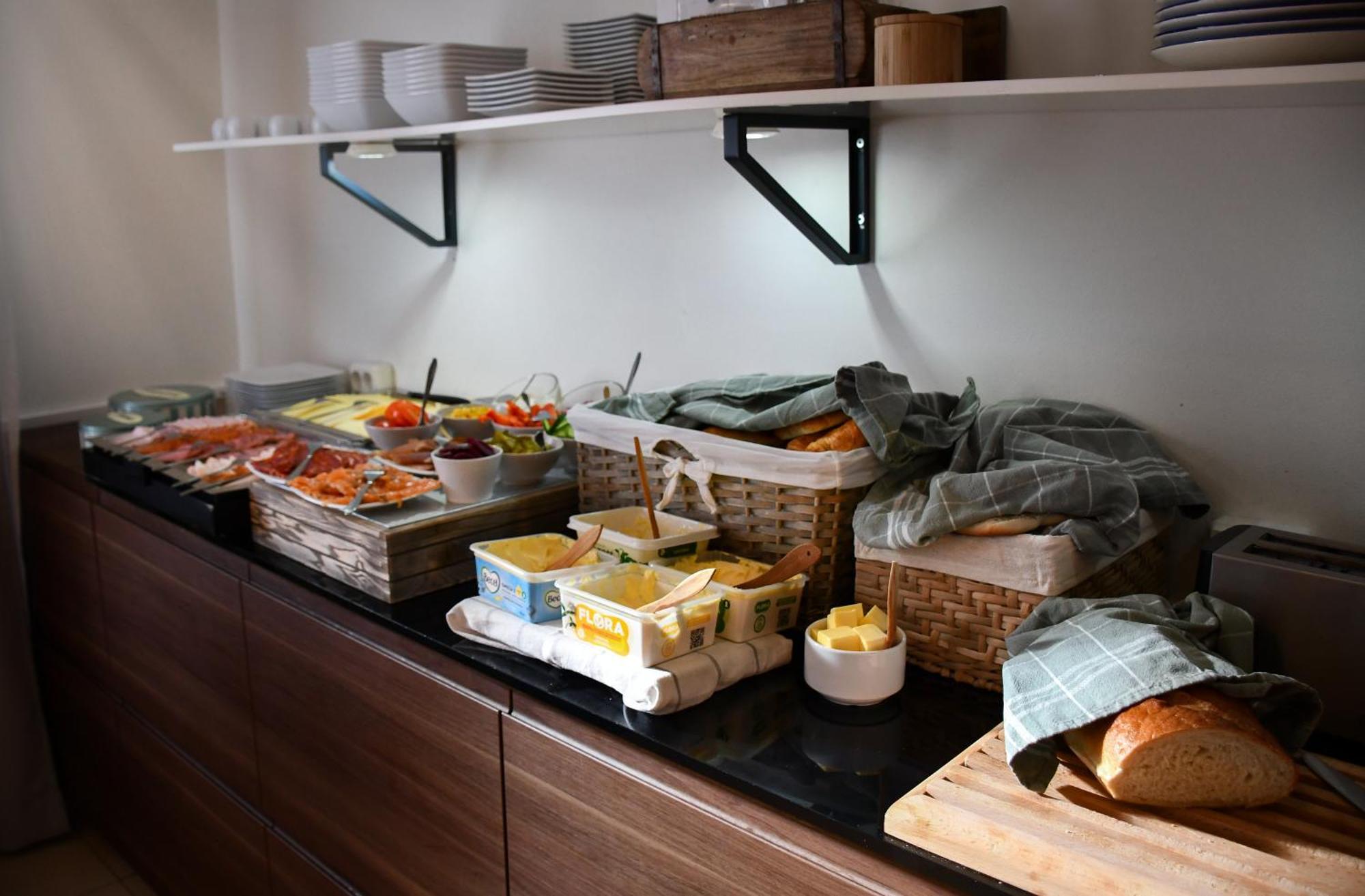 Kungsbacken Hotell & Konferens แคทรีนโฮล์ม ภายนอก รูปภาพ